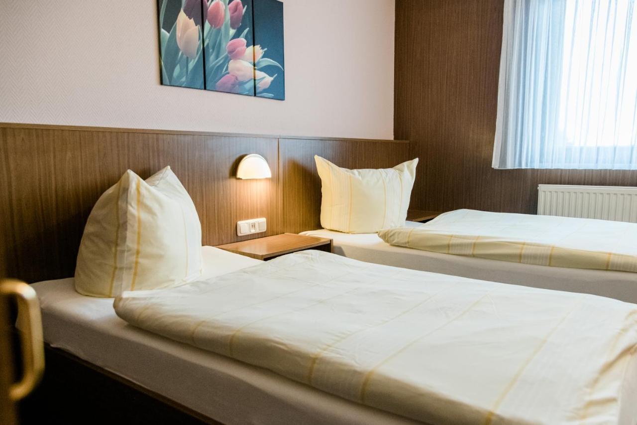 Hotel Mueller Genthin Esterno foto