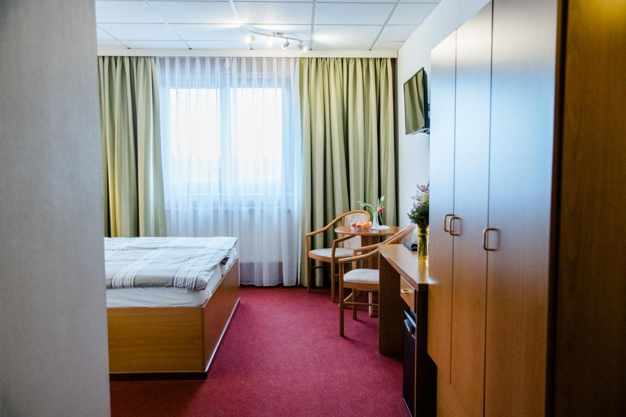 Hotel Mueller Genthin Esterno foto
