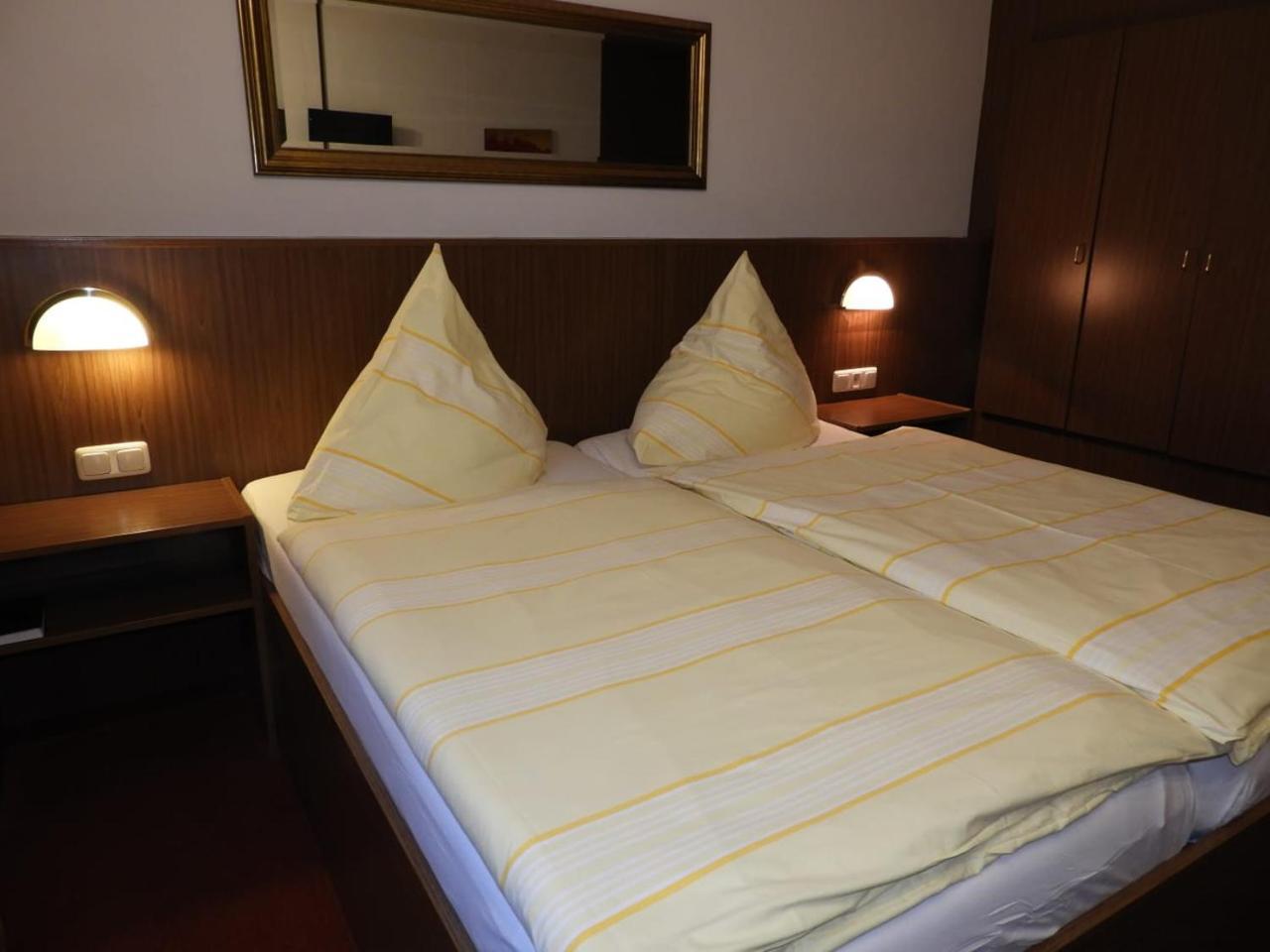 Hotel Mueller Genthin Esterno foto
